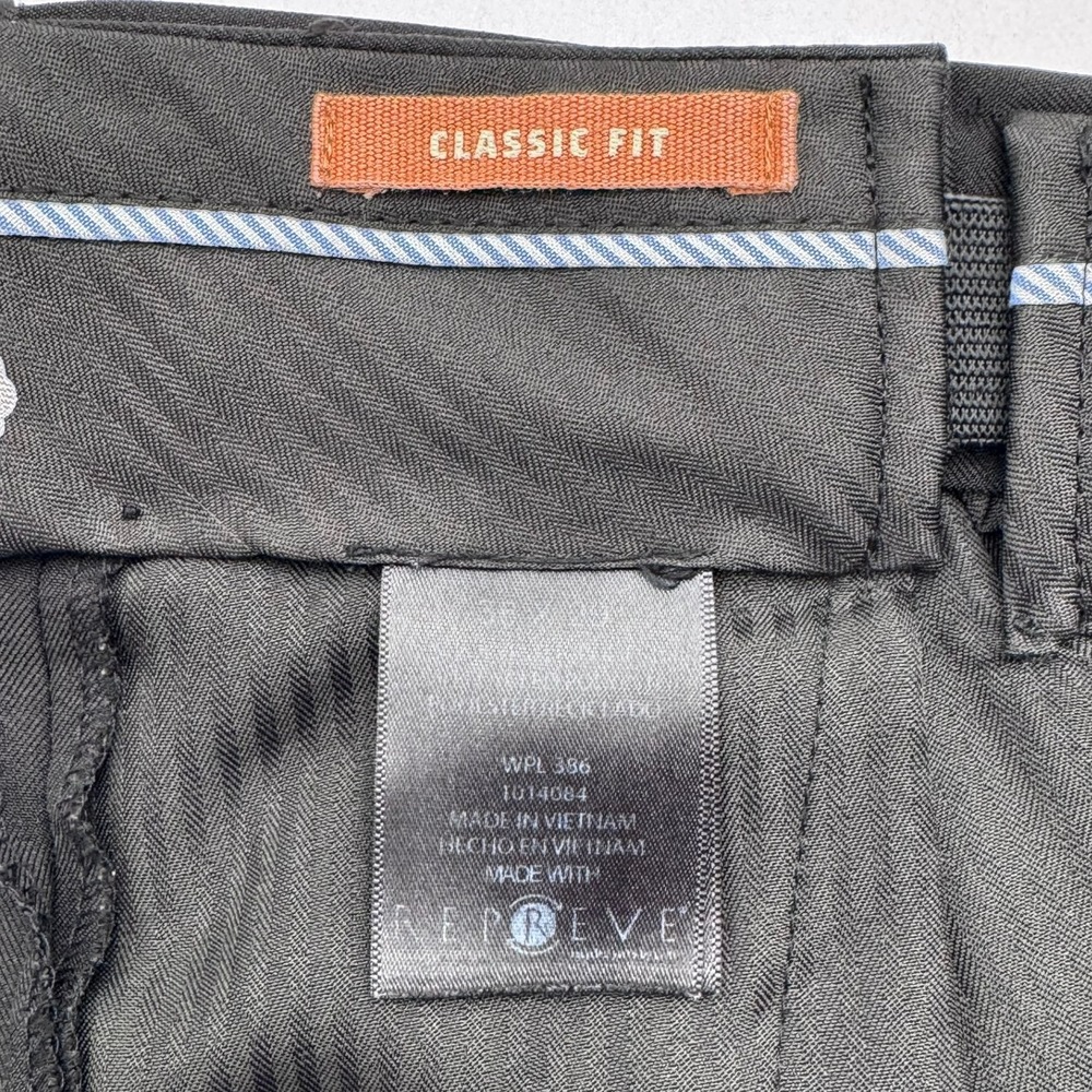 HAGGAR REPREVE Men's 38X29 Black Classic Fit Pleated Cuffed No Iron Dress Pants - Picture 2 of 7